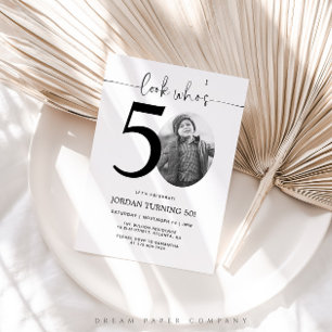 Mira Quién Cumple 50   Invitación de cumpleaños 50