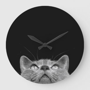 Mirada para arriba - del reloj de pared