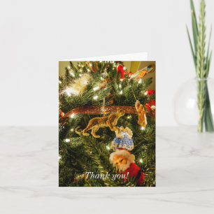 Mirando hacia arriba al árbol de Navidad Gracias