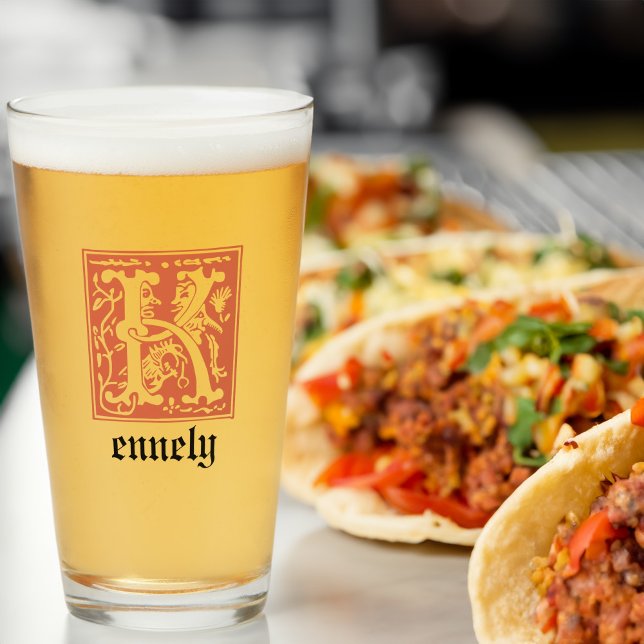 Míticas criaturas del siglo XVI Capital decorativa (Subido por el creador)