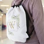 Mochila Dorado Monograma Elegante Moderno Verdor Drawstrin<br><div class="desc">Elegante color de agua verde deja una bolsa de nombres monograma con un primer monograma dorado. Diseñado por Thisisnotme©</div>