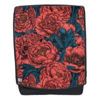 Flores y polillas de peonía roja