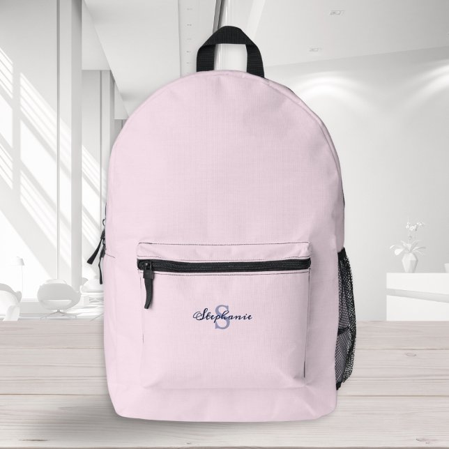 Mochila Impresa Chic Pastel Rosa Tendencia Minimal Monograma (An elegant minimalist backpack in pale pink with custom monogram)