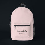 Mochila Impresa Diseño de letra moderna en rosa sonrosado para dam<br><div class="desc">Deleita a tu grupo de damas de honor con este diseño de letra moderna en rosa sonrosado. Perfecto para mochilas impresas, regalos de despedida de soltera o detalles para damas de honor, cuenta con tipografía minimalista elegante y un estilo femenino suave. Personalízalo con nombres o iniciales para un recuerdo elegante...</div>
