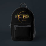 Mochila Impresa Estado Personalizado moderno 2024 Eclipse solar to<br><div class="desc">Presentamos nuestra moderna camiseta Personalizado Eclipse Solar Total 2024 Texas Black & Gold, una elegante pieza conmemorativa para este extraño evento celestial. esta camiseta captura la elegancia y emoción del eclipse solar total. Con el año 2024 exhibido con audacia, junto con la ubicación de Texas, sirve como un recuerdo atemporal...</div>