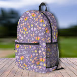 Mochila Impresa Floral de mariposa cutánea, niños personalizados N<br><div class="desc">Una mochila muy divertida y linda con una huella floral de mariposa y el nombre de su hijo. Añadir y añadir una línea extra de texto - número de teléfono, nombre de equipo, decir, etc. - o borrar. Lo suficientemente espacioso para libros, computadora, equipo deportivo y más - o como...</div>