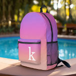Mochila Impresa Gradiente de coral rosado púrpura pastoral - enorm<br><div class="desc">Un gradiente pastel colorido con tonos violeta,  rosa y coral. Una enorme inicial está en el bolsillo. Puede agregar un nombre,  un monograma u otro texto personalizado. Si necesita mover el dibujo,  haga clic en el botón personalizar para realizar cambios.</div>