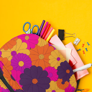 Mochila Impresa Groovy poder de flores hippie morado y rosa