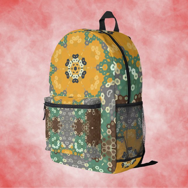 Mochila Impresa Hex Mandala Verde azulado amarillo y marrón (Yellow Teal and Brown Hexagon Mandala Backpack by Wormhole Orbital.)