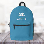 Mochila Impresa Icono De Natación Motif Azul Mínimo<br><div class="desc">Un diseño personalizado en un fondo azul con un icono de natación en blanco que puede ser reemplazado fácilmente subiendo su propio logo, imagen o motivo! El nombre de monograma personalizado en la tipografía blanca moderna de bloques puede ser reemplazado por su propio nombre o texto personalizado. ¡El regalo o...</div>