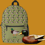Mochila Impresa Ilustraciones Mallard Ducks en Olive Green<br><div class="desc">Agregue iniciales o un nombre al bolsillo delantero de esta mochila para crear un regalo personalizado genial. Cuenta con ilustraciones de estilo realista de patos mallard situados sobre un fondo verde oliva con un sencillo patrón de rayas.</div>
