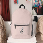 Mochila Impresa Moderna tipografía de monograma rosa de Rubor<br><div class="desc">Un diseño de mochila suavemente femenina en rosa suave y rubio con un diseño elegante de tu nombre y monograma con serios clásicos y una tipografía de escritura más ornamentada en una simetría equilibrada. Los tres elementos se mezclan con una sofisticada armonía y crean su propio logotipo de marca personal....</div>
