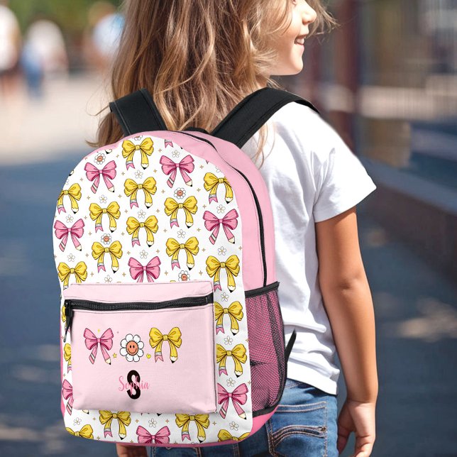 Mochila Impresa Monograma de lápiz de lápiz de vaca suave Chica es (School Girl Cute Bow Pencil Coquette Monogram Printed Backpack)