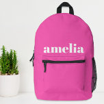 Mochila Impresa Monograma rosa caliente<br><div class="desc">Mochila personalizada que incluye el nombre o las iniciales de su monograma en un tipo de letra popular en negrita y blanco y un fondo rosado moderno. Puede ajustar el tamaño de la fuente en la herramienta de diseño para nombres más cortos o más largos.</div>