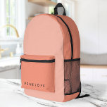 Mochila Impresa Nombre moderno mínimo para las mujeres de color ro<br><div class="desc">Diseño monograma minimalista con fondo rosa de dos tonos de coral de color rosa. El texto puede ser fácilmente personalizado para un diseño tan único como usted!</div>