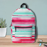 Mochila Impresa Nombre personalizado moderno de Cyan Magenta de la<br><div class="desc">Las mochilas de nombre personalizado del patrón de rayas de color azul ciego moderno presentan su nombre personalizado, monograma o iniciales en una simple tipografía de escritura en un fondo moderno de banda de color cian y mageneta. Perfecto para volver a la escuela, deportes, gimnasia y más. Diseñado por ©Evco...</div>