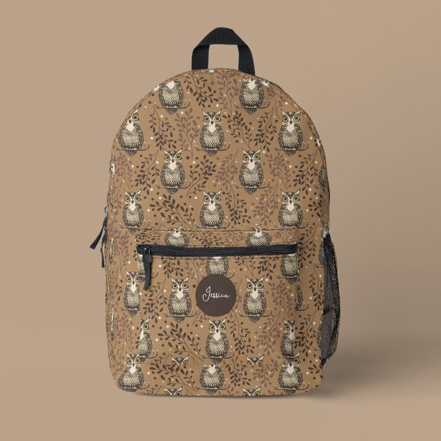 Mochila Impresa Patrón de bosques ilustrado de lechuza marrón (Brown Woodland Owl Pattern Backpack with custom name)