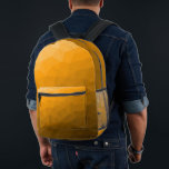 Mochila Impresa patrón de malla geométrica de gradiente de naranja<br><div class="desc">Patrón de malla geométrica de gradiente naranja Mochila impresa. Bolso de accesorios de moda de Guay para todos. Malla geométrica del triángulo naranja con diseño de gradiente de color oscuro claro a oscuro.</div>