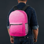 Mochila Impresa Patrón de malla geométrica de gradiente rosa calie<br><div class="desc">Patrón de malla geométrica de gradiente rosado caliente Mochila impresa. Bolso de accesorios de moda de Guay para todos. Malla geométrica del triángulo rosa brillante con un diseño de gradiente oscuro claro a oscuro.</div>