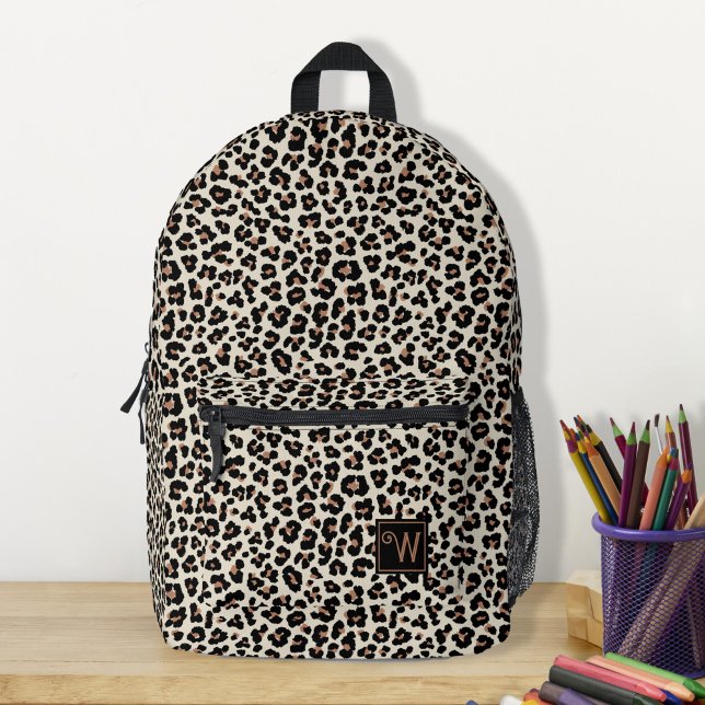 Mochila Impresa Resumen Monograma del patrón de piel de leopardo a (Abstract animal leopard skin fur pattern monogram backpacks, trendy and fashionale, back to school)