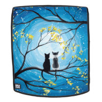 Luna caprichosa con gatos