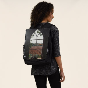 Mochila vistas al paisaje rural desde la ventana de la igl