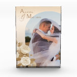Moda elegante foto beige<br><div class="desc">Moda de diseño moderno.</div>