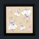 Moda Novia Neutral Multi caja de regalo<br><div class="desc">Un diseño de estilo de mediados de siglo con un toque retro con dibujos en línea de una novia y una dama de honor en rosa y blanco sobre un fondo de cambio de color neutro. Inspirado por los patrones de vestimenta y los ilustraciones de moda de los años 50...</div>