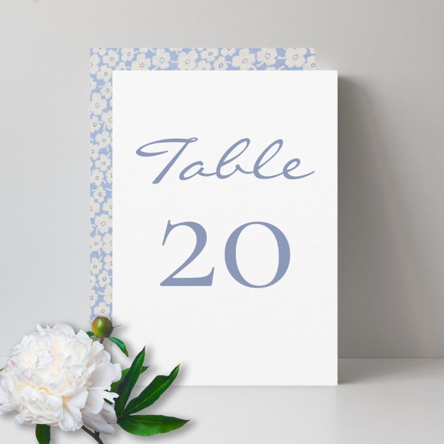 Moda y moda | Tarjeta número de tabla floral azul (Subido por el creador)