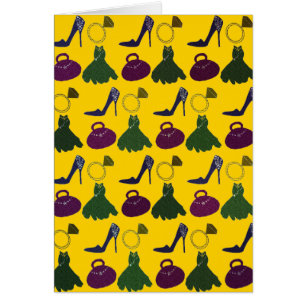 Modelo femenino precioso de la ropa