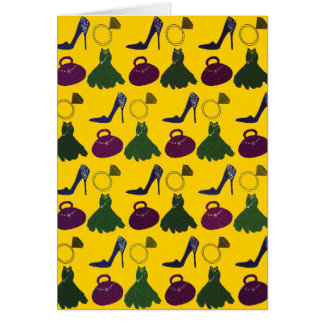 Modelo femenino precioso de la ropa