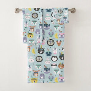 Modelo tribal lindo de la cara