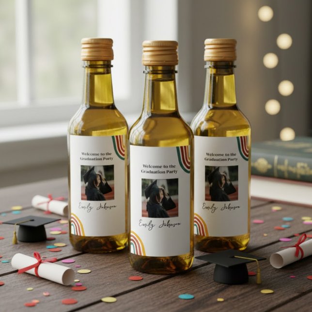 Modern Retro Rainbow Graduation Wine Bottle Label (Subido por el creador)