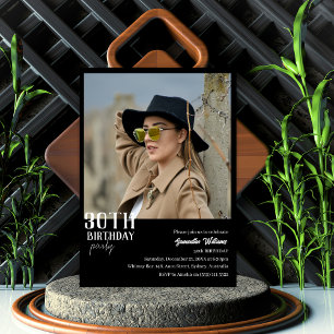 Modern Thirty Black Photo 30 cumpleaños invitación