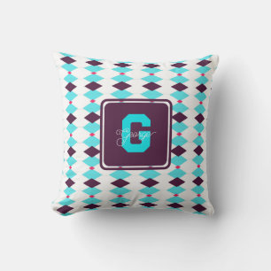 Moderna almohada inicial para una moderna decoraci