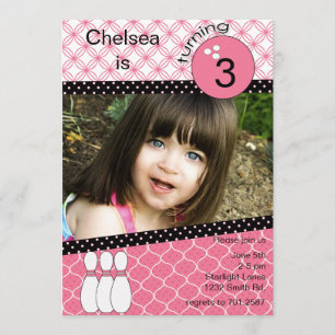 Moderna invitación a jugar bolos a chicas rosas co