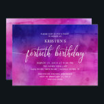 Moderna invitación de fiesta de cuarenta cumpleaño<br><div class="desc">Hermosa invitación para fiestas de 40 años con un guión de moda puesto en un fondo de color morado y rosa.  Invierta nuestra invitación para ver la parte posterior de la misma para un toque especial.  Disponible en nuestra tienda en otras combinaciones de colores.</div>