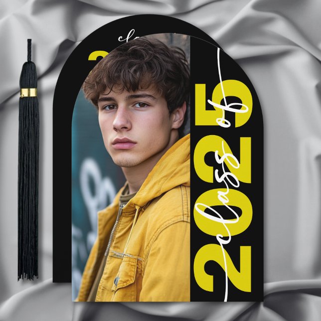 Moderna Invitación de Grado de Arco de Tipografía  (Subido por el creador)