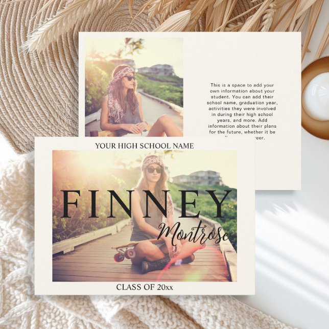 Moderna Invitación de Graduación de Foto de 2 (Two-photo modern and stylish graduation announcement)