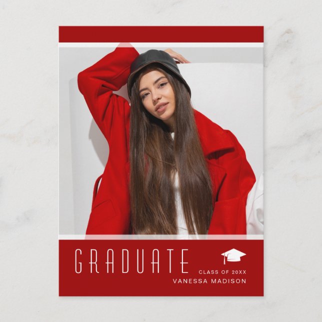 Moderna Invitación Roja para Graduados Elegantes (Anverso)