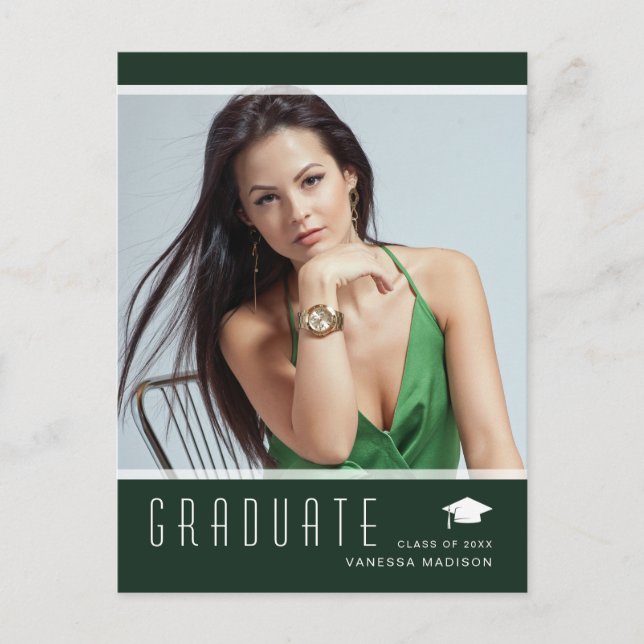 Moderna y elegante Invitación Verde de Graduado (Anverso)