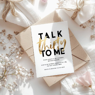 Moderna y elegante tipografía femenina oro 30