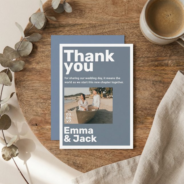 Moderno agradecimiento de boda minimalista en azul (Modern blue minimalist photo wedding thank you card)