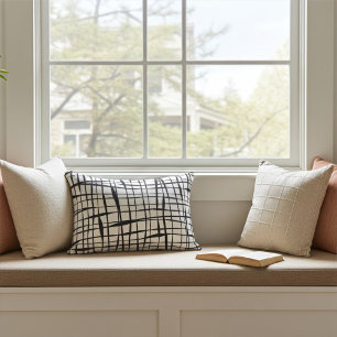 Moderno almohada de acento negro y blanco cercado