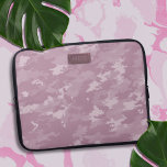 Moderno Camo Rosa Elegante Funda portátil de camuf<br><div class="desc">Añada sus iniciales a este funda de portátil de camo rosa oscuro.</div>