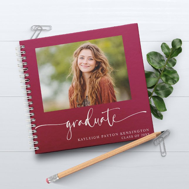 Moderno libro de graduación de Borgoña con foto (Modern Burgundy Graduation Guest Book with Photo)