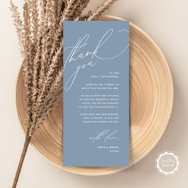 Moderno lugar de cena Boda - Tarjeta de agradecimi (Modern Wedding Dinner Place Setting Thank You Card, Romantic Plate Decor, in Dusty Blue)