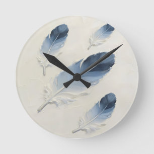 Moderno reloj de pared con pluma azul en 3D impast