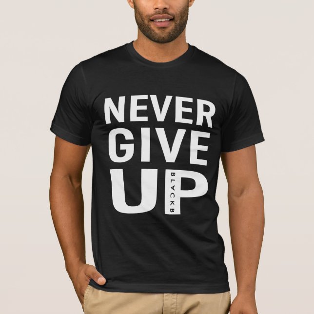Mohamed Salah nunca da para arriba la camiseta (Anverso)