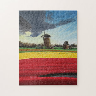 Molino de viento y tulipanes del rompecabezas